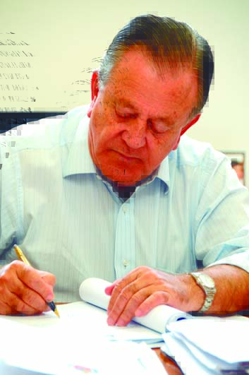 Gonzaga assinando [1]