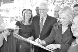 Marcusso assina convênio.