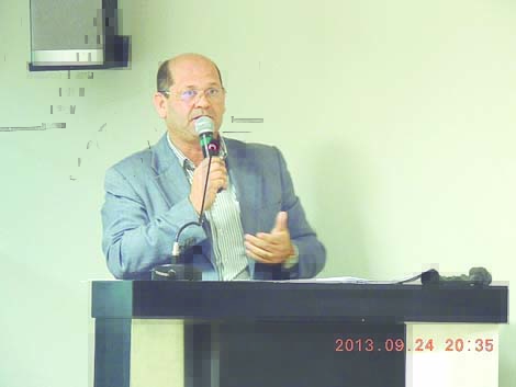 Vicente Aparecido Menezes.