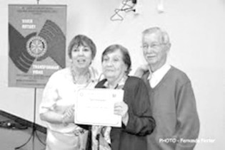 Presidente Celina Marcellino presta homenagem a Dulce, esposa de Eudes Machado.