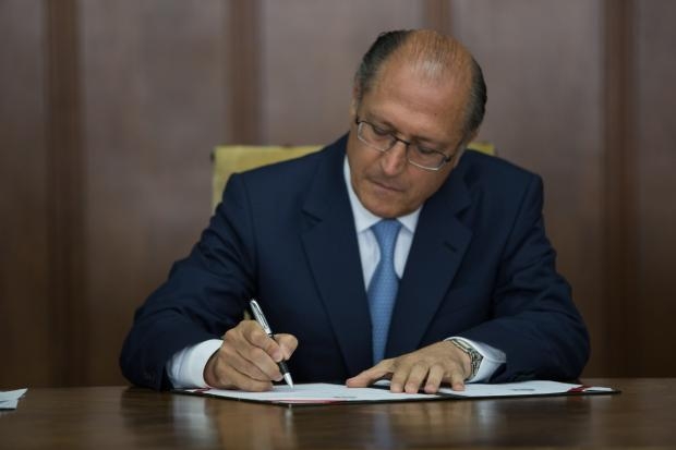 Governador Geraldo Alckmin sanciona nova lei de autoria de Samuel Moreira.
