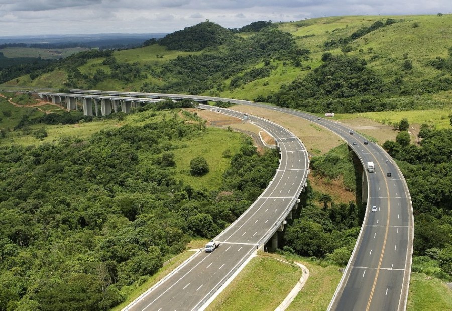 2 - Viadutos da Serra de Botucatu_SP 280 Rodovia Castello Branco - km 205_Foto CCR SPVias_Crédito Digna Imagem Clóvis Ferreira - COR