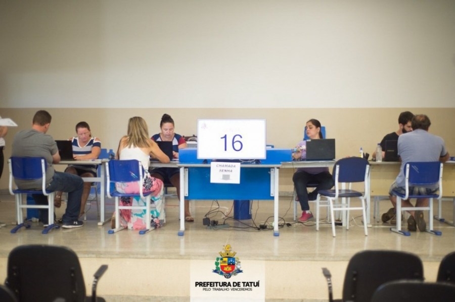 TRANSPORTE UNIVERSITÁRIO