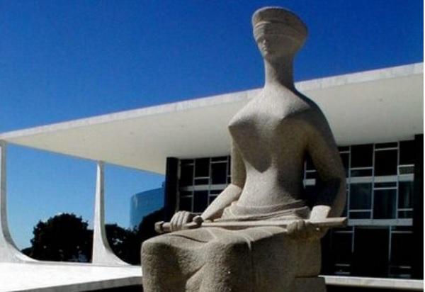 Estatua do STF. pagina 2 - Destaques
